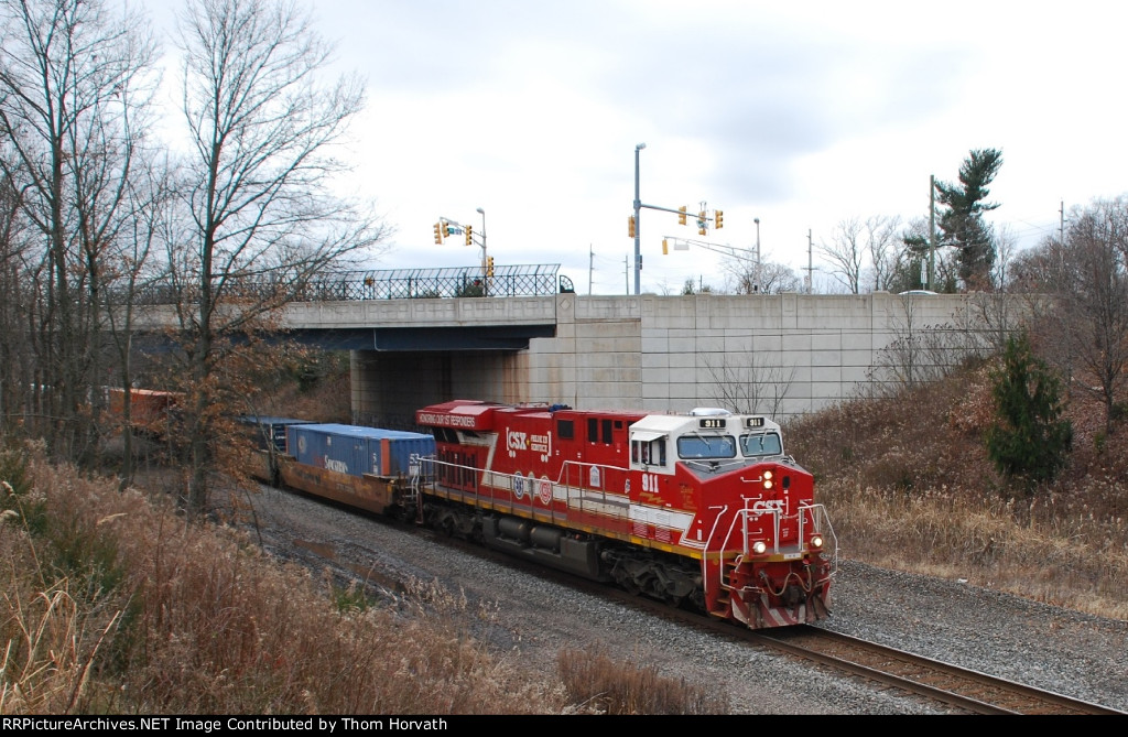 CSX 911 leads I030 beneath the Route 206 bridge near the TL's MP50